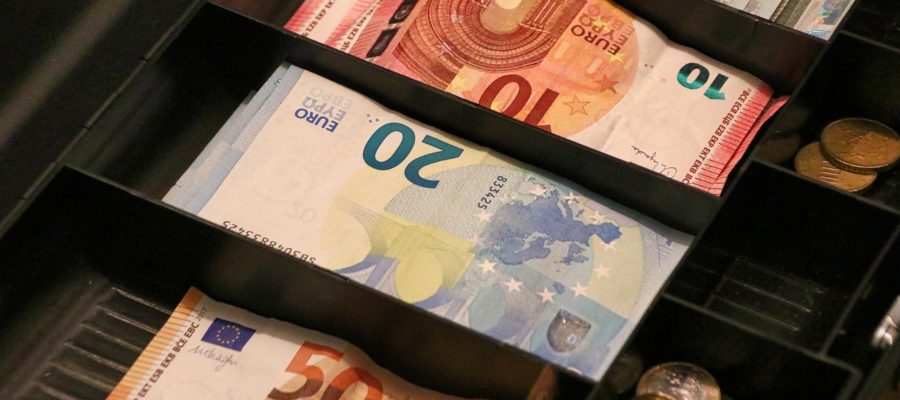 Cash Box Money Euro Finance  - planet_fox / Pixabay